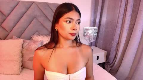 sara_owens7 online show from March 23, 1:10 am