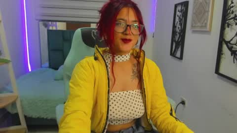 sara_red_x online show from June 7, 4:17 am