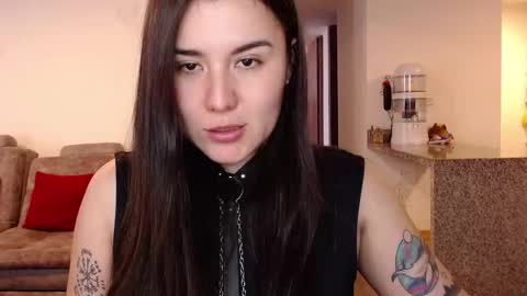 Sara online show from October 31, 7:03 pm