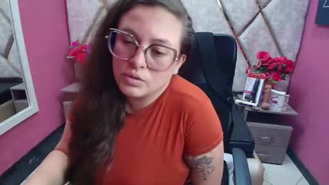 sara_thonson_ online show from December 15, 3:41 pm