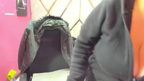 sara_thonson_ online show from February 3, 3:04 am