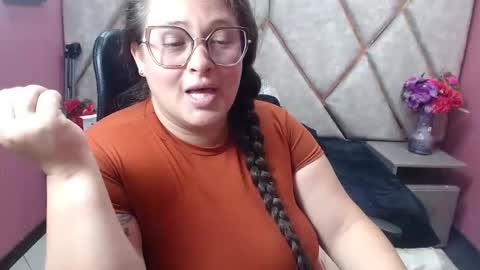 sara_thonson_ online show from February 20, 6:26 am