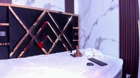 sara_tourner online show from October 11, 11:59 am