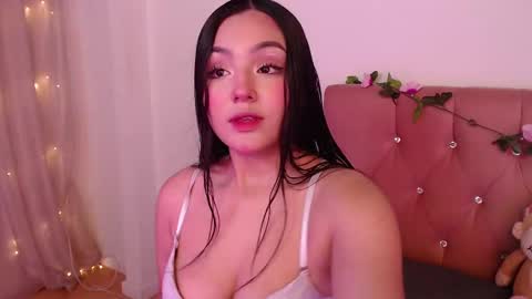 Snapshot of saraa_swett chatting on February 27, 2:32 pm online show from February 27, 2:32 pm