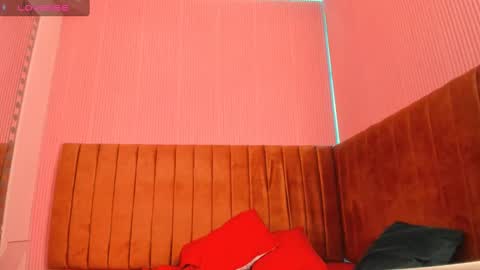 Sara Castillo online show from February 8, 3:42 pm