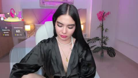 saracruz online show from April 17, 2:47 am