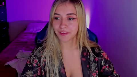 saradiazxxx online show from April 26, 3:20 pm