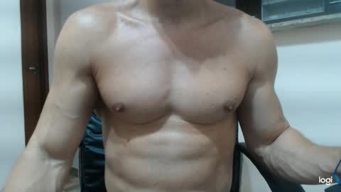 saradorj92 online show from January 29, 7:04 am