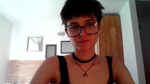 Sarah online show from March 1, 3:27 pm