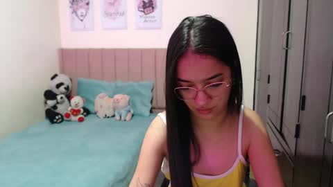 Sarah online show from March 4, 3:59 pm