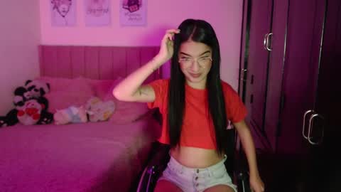 Sarah online show from February 18, 6:37 pm