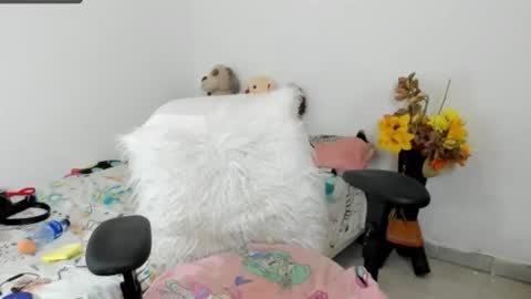 Sarah online show from February 6, 5:37 pm