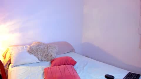 Sarah and Erik online show from February 15, 4:26 am