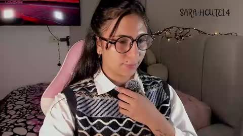 sarahcute14 online show from June 13, 3:06 am