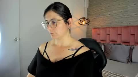 Sarah Deyvis online show from October 22, 4:19 pm