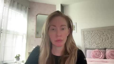 Sarah online show from April 2, 4:58 pm