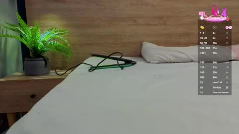 Sarah online show from October 1, 12:04 pm