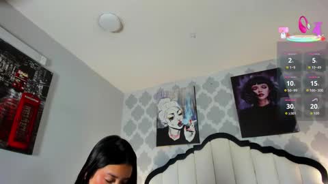 Sarah online show from November 5, 8:00 pm