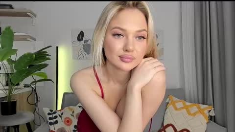 Snapshot of sarahphyllis chatting on October 17, 9:41 pm sarahphyllis online show from October 17, 9:41 pm