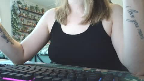 Sarah online show from June 11, 10:41 pm