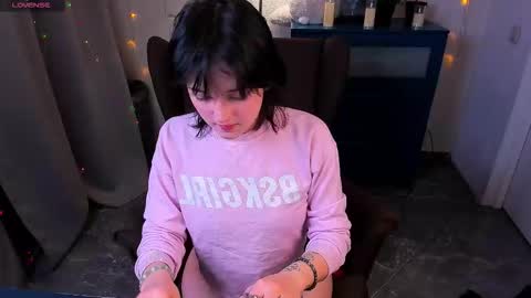 Sarah online show from March 13, 4:43 pm