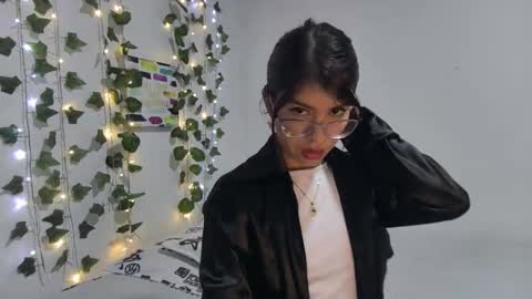 Sarah  online show from January 12, 7:43 pm