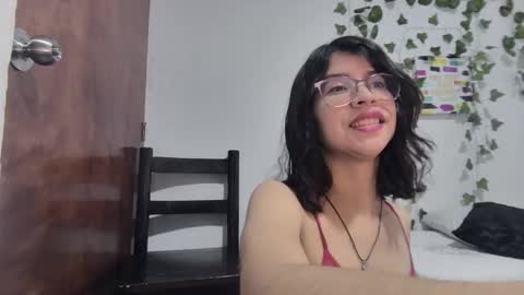 Sarah  online show from December 15, 8:05 pm