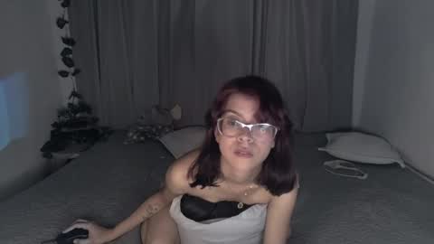 Sarah  online show from April 8, 12:02 am