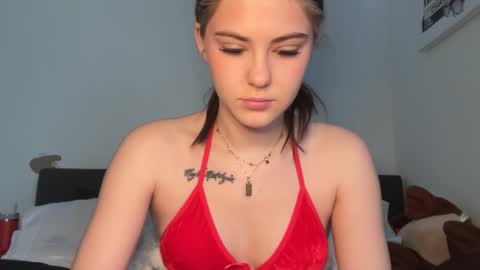 SarahxOliver online show from December 22, 4:03 pm