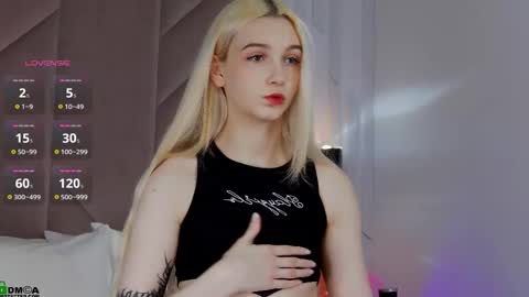 saramist online show from November 8, 1:52 am