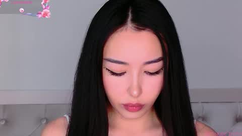 Mia online show from October 17, 8:18 am