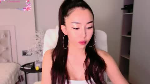 Mia online show from October 13, 6:59 am