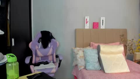 sararamirez43 online show from February 20, 10:50 am