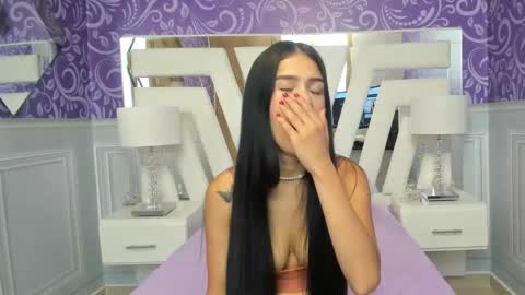 Sara  online show from February 1, 7:02 pm