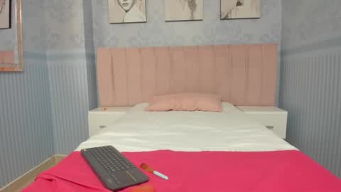 Sara  online show from March 6, 5:00 pm