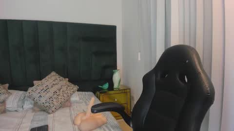      online show from October 28, 2:34 am