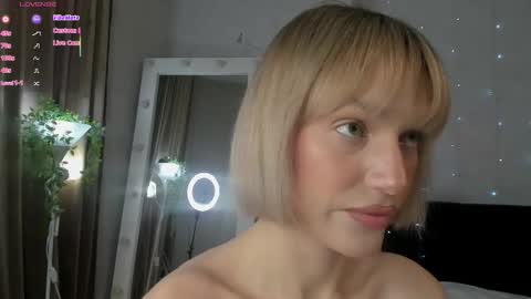 Your Selena 3 online show from January 15, 3:15 am