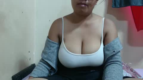 saronette online show from January 9, 12:11 pm