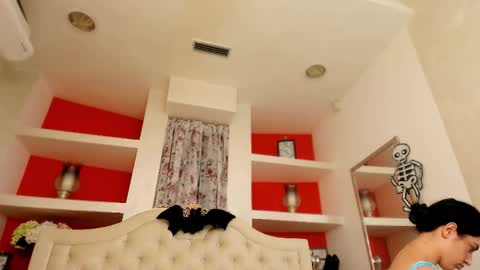 Sarra online show from November 3, 6:09 pm