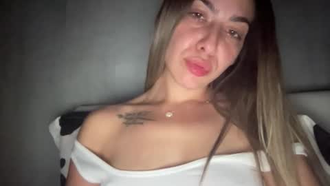 Sarrah online show from October 8, 8:59 pm