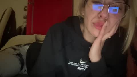 Sarrah online show from January 29, 9:07 pm