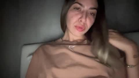 Sarrah online show from September 14, 9:38 pm