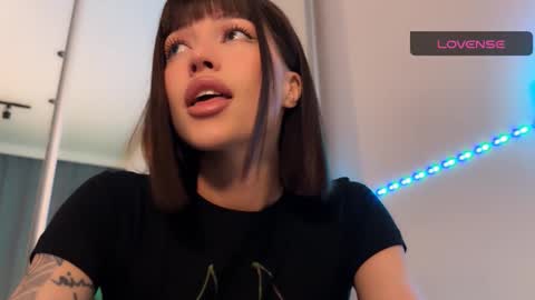 Hi everyone my name is Sasha   online show from November 18, 7:17 pm