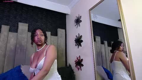 sashafoxy_ online show from March 24, 2:01 pm