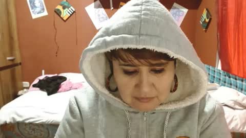 Snapshot of sasharosee2 chatting on October 8, 2:34 pm S A S H A R O S E online show from October 8, 2:34 pm