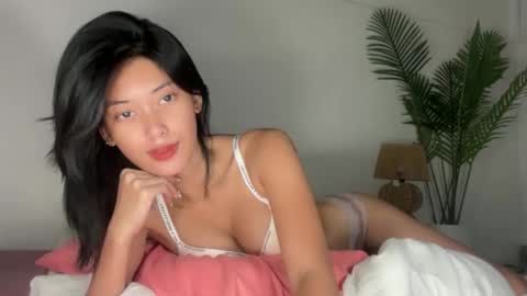 sashi_kaye online show from June 11, 3:48 am