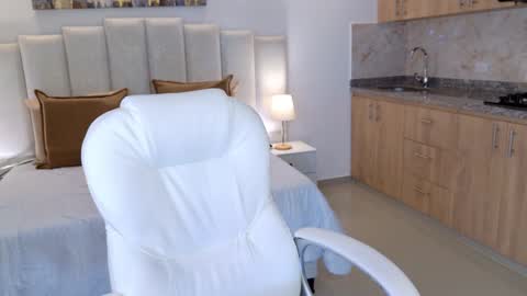 saskia litt online show from March 16, 4:15 am