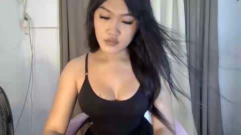 sassy_jenny8 online show from April 14, 6:49 am