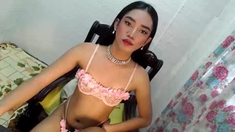 KEYLLA online show from October 11, 11:30 pm