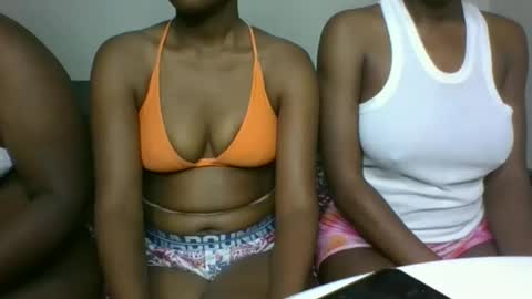 sassybrown25 online show from December 17, 10:27 pm